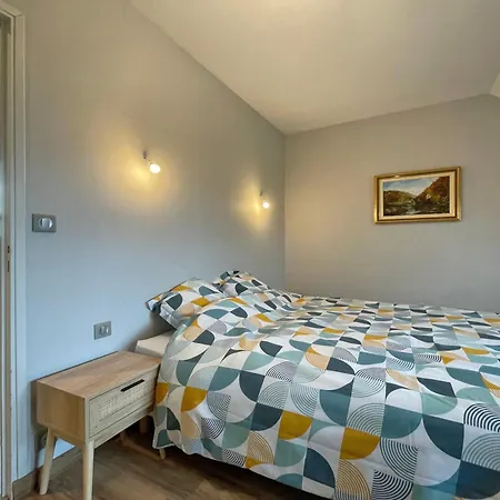 Manoir Du Xveme Siecle Avec Jardin Prive, Cheminee Et Animaux Acceptes - Fr-1-497-204 *