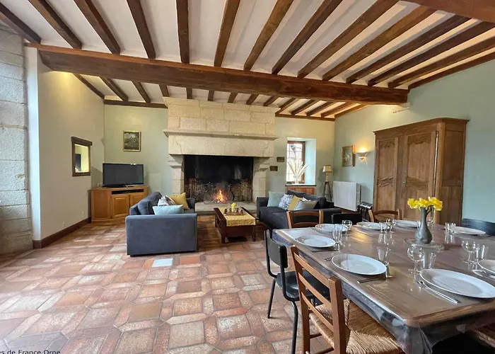 Manoir Du Xveme Siecle Avec Jardin Prive, Cheminee Et Animaux Acceptes - Fr-1-497-204 Colombiers (Orne)