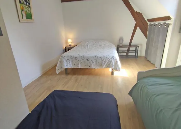 Manoir Du Xveme Siecle Avec Jardin Prive, Cheminee Et Animaux Acceptes - Fr-1-497-204 * Colombiers (Orne)