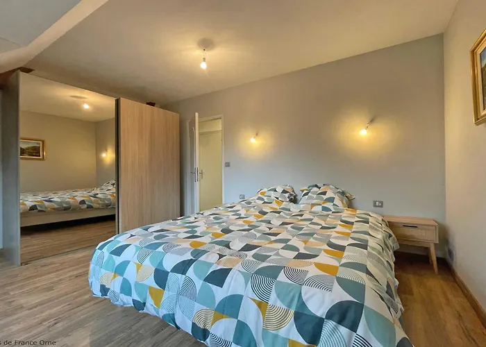 Manoir Du Xveme Siecle Avec Jardin Prive, Cheminee Et Animaux Acceptes - Fr-1-497-204