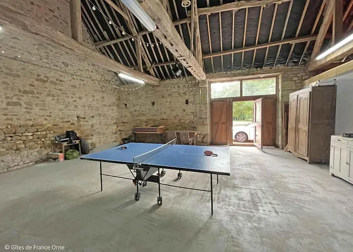 Casa de Férias Manoir Du Xveme Siecle Avec Jardin Prive, Cheminee Et Animaux Acceptes - Fr-1-497-204 Colombiers (Orne)