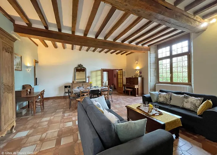 Casa de Férias Manoir Du Xveme Siecle Avec Jardin Prive, Cheminee Et Animaux Acceptes - Fr-1-497-204 Colombiers (Orne)